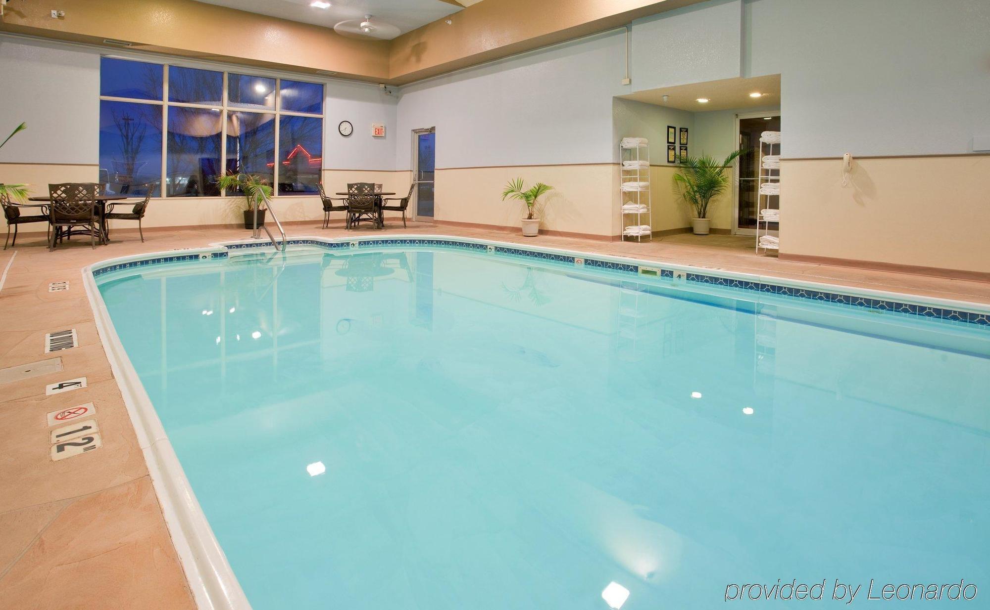Seasons Inn & Suites Highland Съоръжения снимка