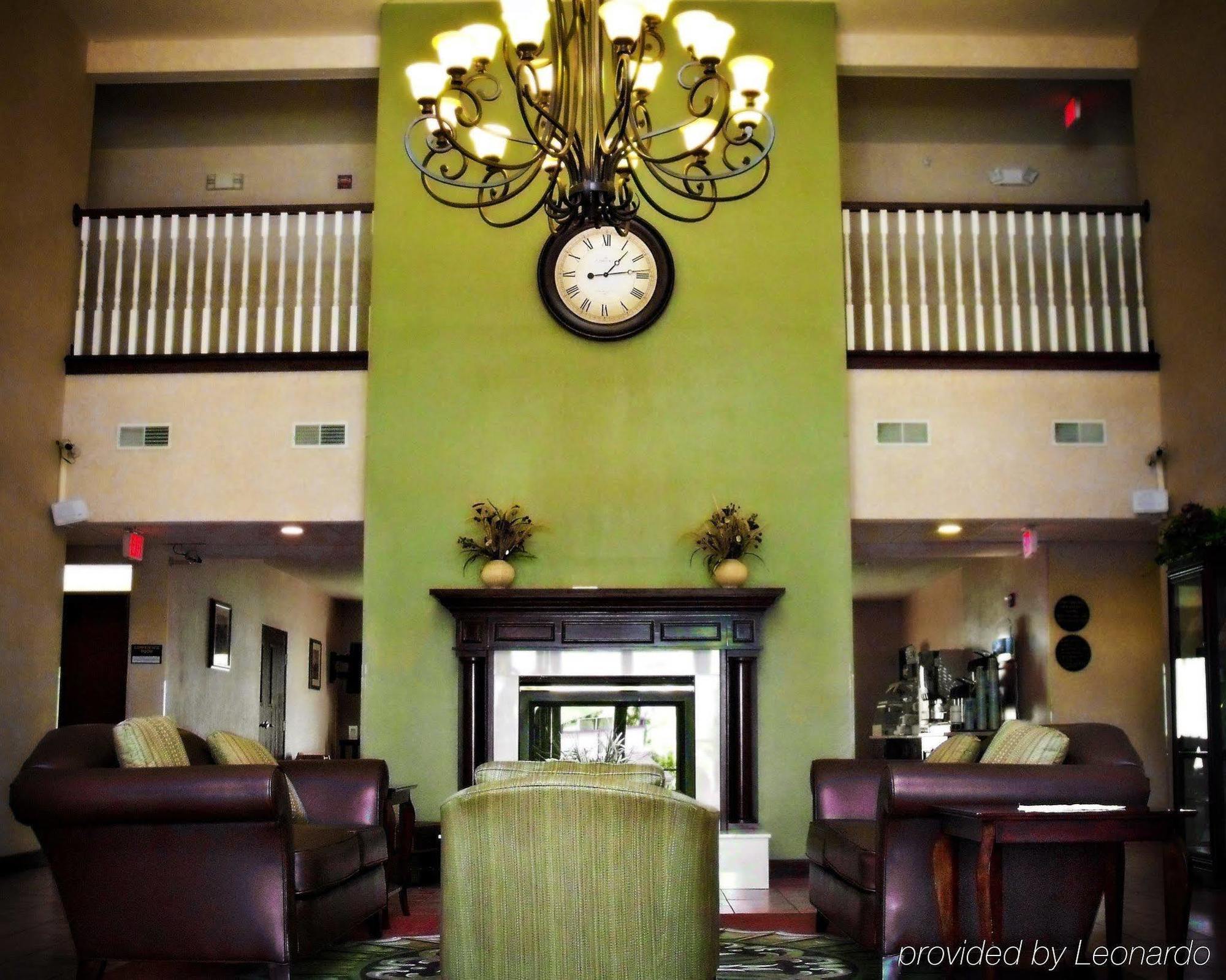 Seasons Inn & Suites Highland Интериор снимка